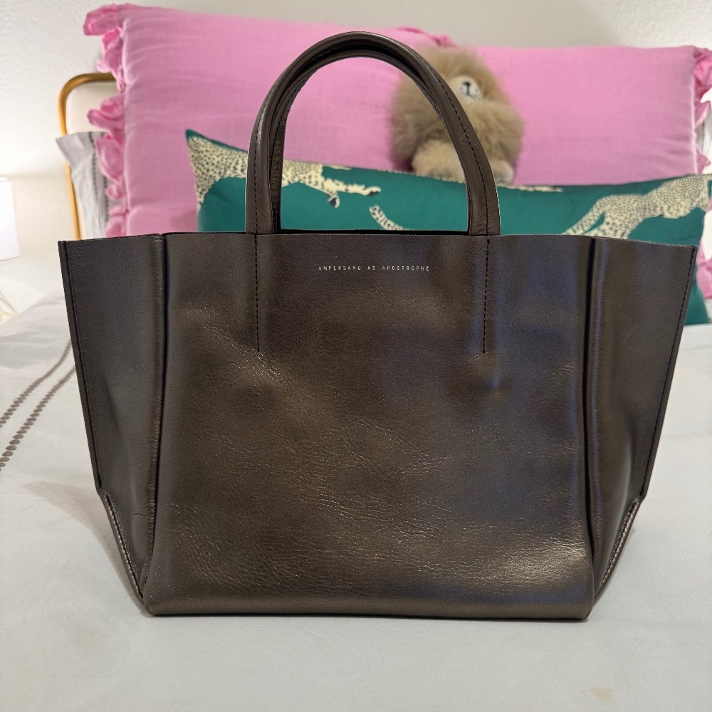 Ampersand as Apostrophe Sideways tote